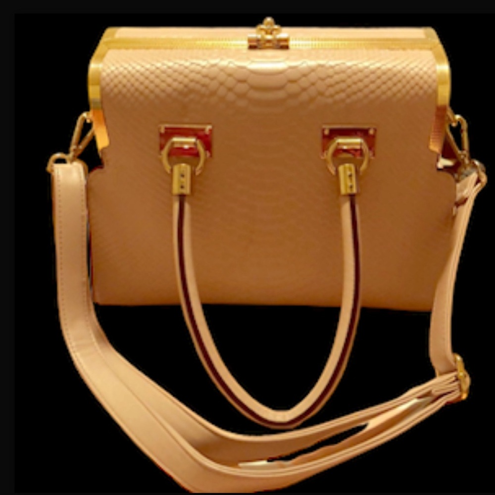 Beautiful Purse 👜 - Picture 12 of 15